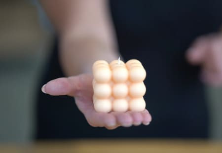 Jak vyrobit bublinkovou svíčku (kostka) ze sójového vosku